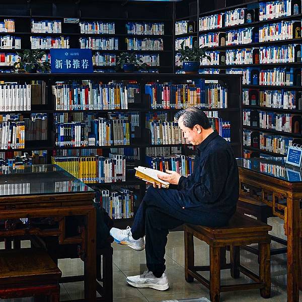 湖人vs勇士詹姆斯三个三分球