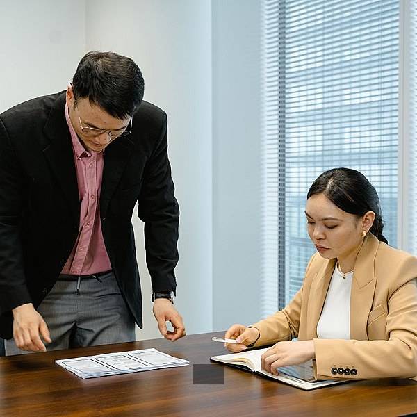 10月20号湖人vs勇士有没有詹姆斯