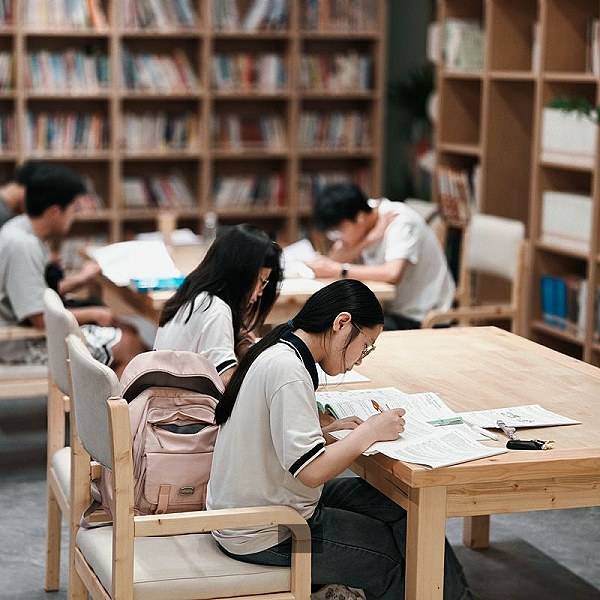 西汉姆联vs布赖顿英超