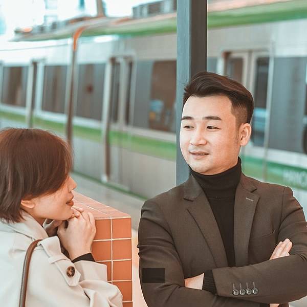 詹姆斯:你最喜欢球员是里夫斯:一直是科比!但我风格与众不同