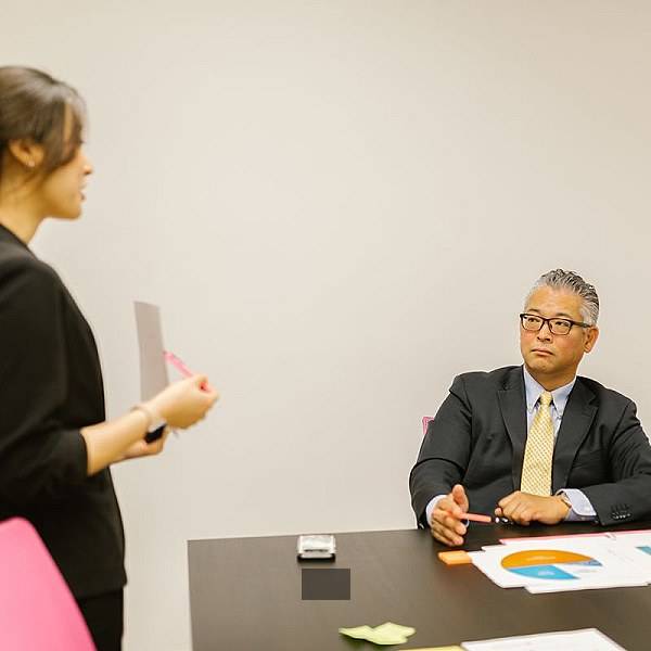 梅西娇妻安东内拉镜头前大秀精致五官,这身材与气质太养眼!